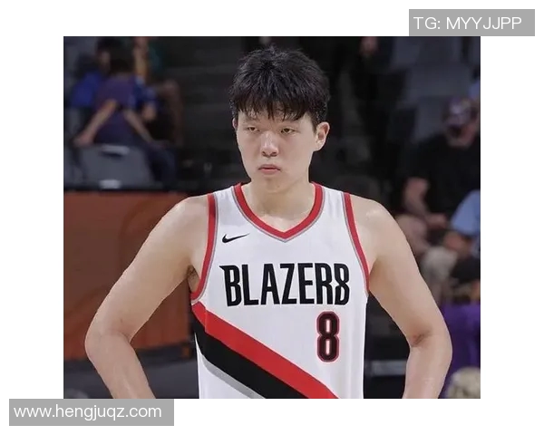 杨瀚森梦幻脚步板凳席视角！克林根单手指天庆祝！队友全体起立！