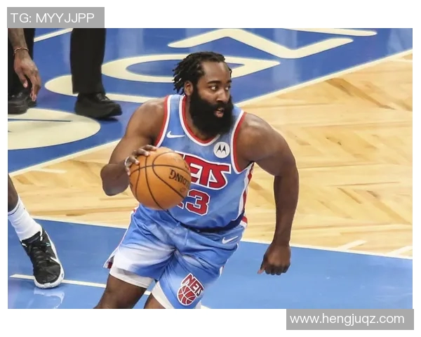 希尔德晃倒斯玛特 大空位三分轻松得手 希尔德晃倒斯玛特 大空位三分轻松得手