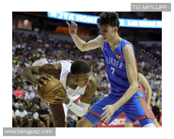 霍姆格伦赛季前3场场均24.7分10.3板1.7断 命中率180俱乐部！